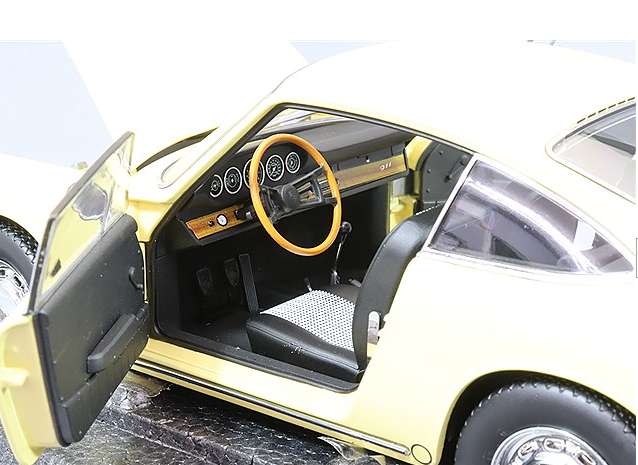 Kyosho KS08969Y 1/18 Porsche 911 (901) 1964 Champagne Yellow Classic