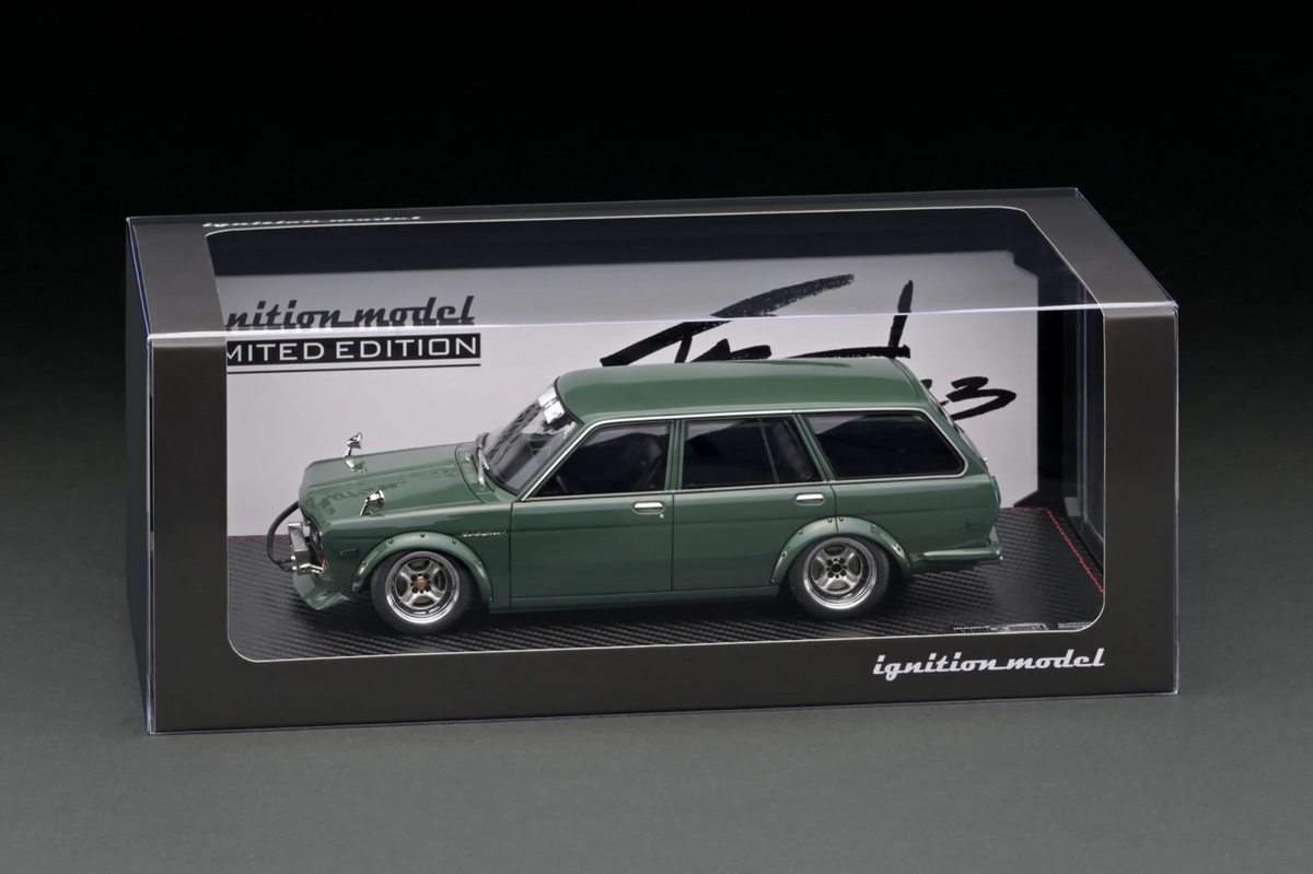 Ignition Model IG3355 1/18 KAIDO HOUSE Datsun 510 Wagon Green w/ Jun Imai Figure