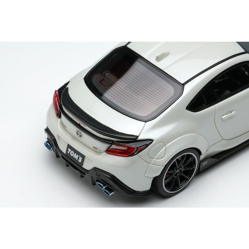 EIDOLON EM725B – 1/43 TOM’S GR86 Wide Body 2022 “Crystal White Pearl” Resin
