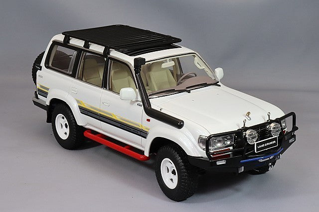 KENGFai TK-KF032-4 1/18 Toyota Land Cruiser VX-R LC80 Refitted White