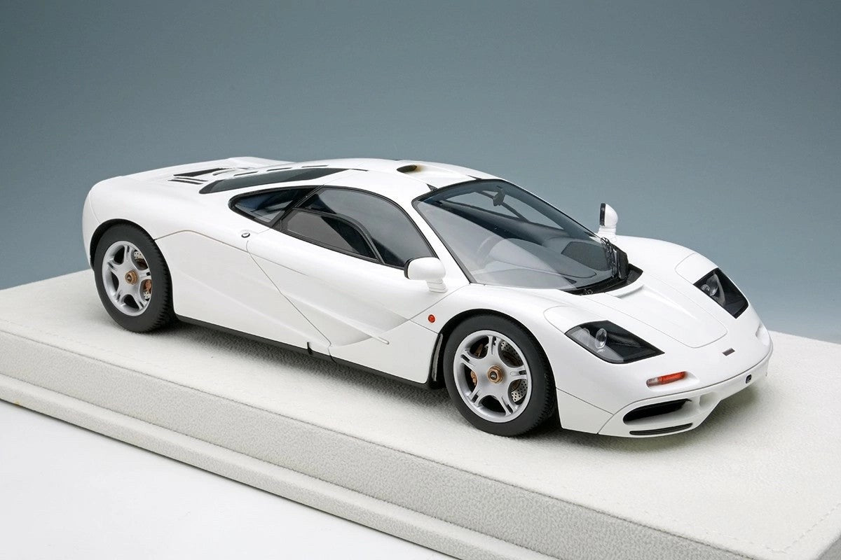 Make Up EIDOLON EML073C 1/18 McLaren F1 Roadcar 1994 White Limited 100 pcs