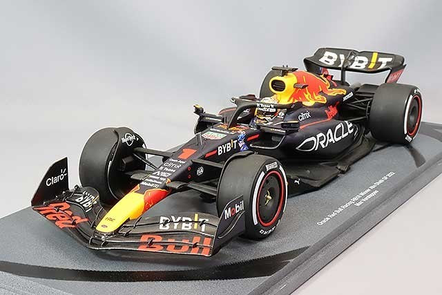 Spark S18S776 1/18 Red Bull RB18 Abu Dhabi GP Winner 2022 #1 Multi Resin