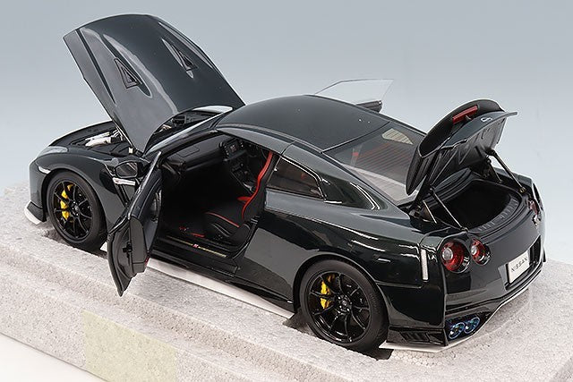 MOTORHELIX FS-M83516 1/18 Nissan GT-R R35 T-Spec 2022 Purple