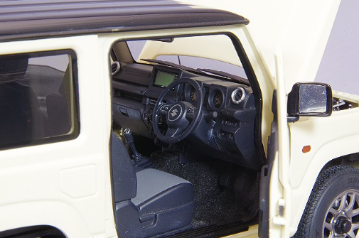 AUTOart Aa78500 1/18 Suzuki Jimny JB64 Ivory/Black Roof Composite