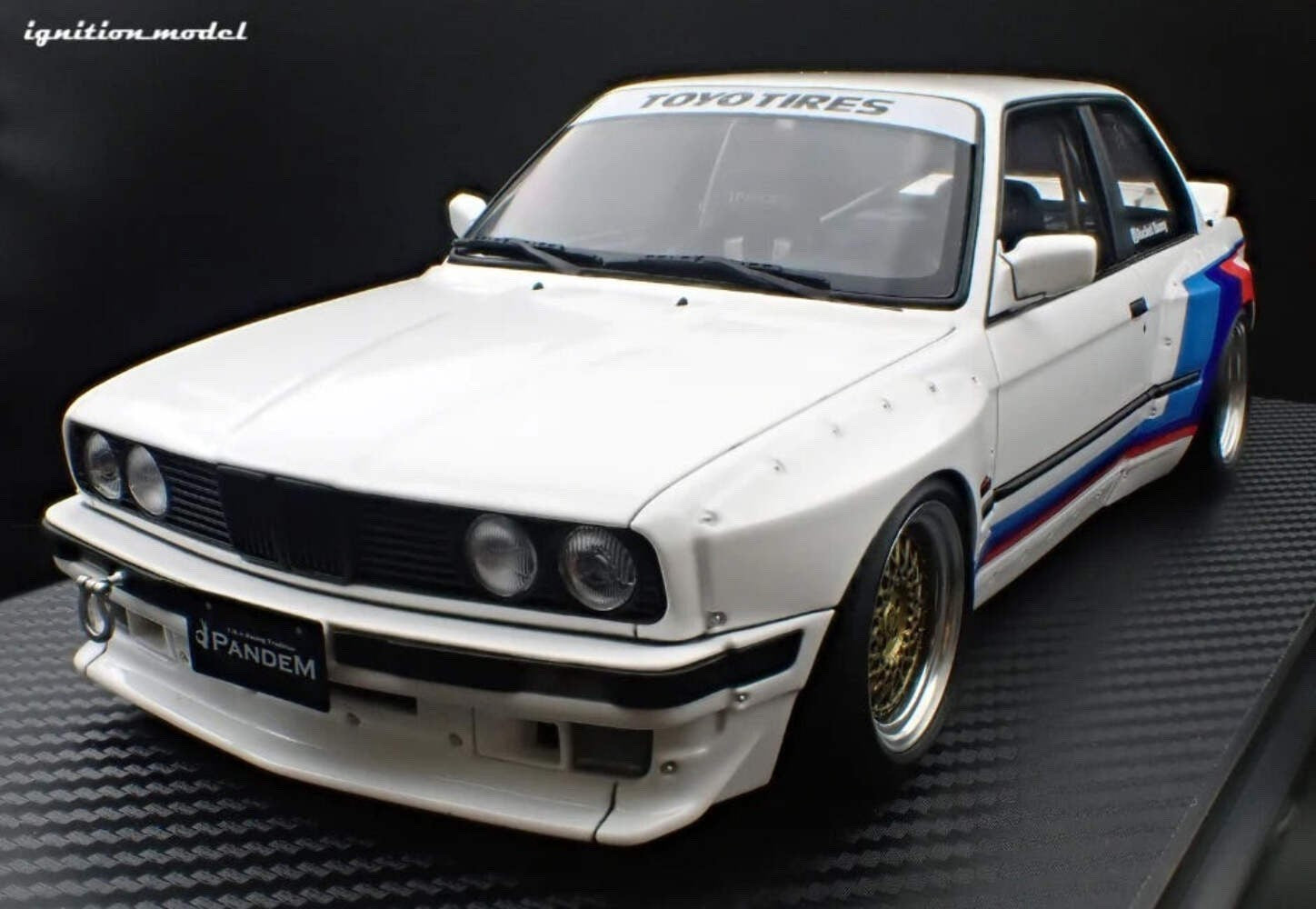 Ignition Model IG3714 1/18 BMW Pandem 30 White Mesh Wheels Gold
