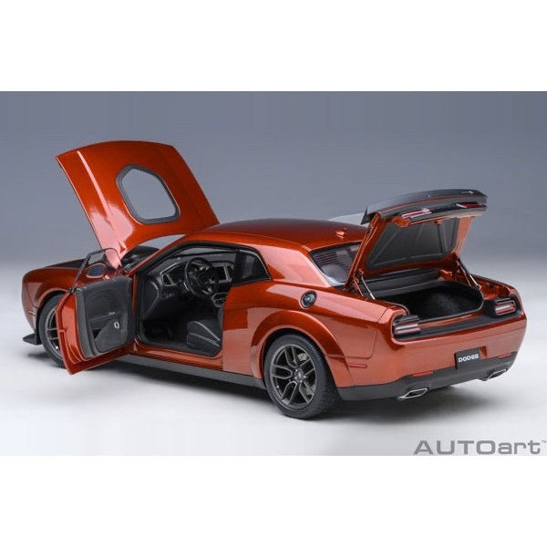 AUTOart 71773 1/18 Dodge Challenger R/T Scat Pack Widebody 2022 Cinnamon Stick