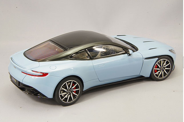 AUTOart Aa70268 1/18 Aston Martin DB11 Metallic Light Blue Composite