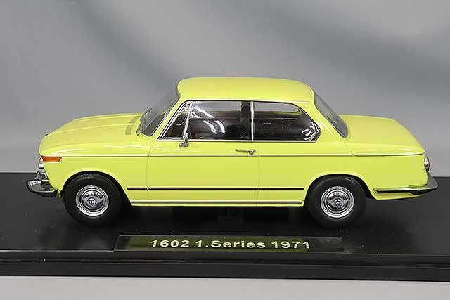 KK Scale KKDC181073 1/18 BMW 1602 Series 1 1971 Yellow Sedan