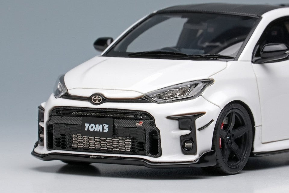 Make Up EIDOLON EM704A 1/43 Toms GR Yaris 2021 Super White II