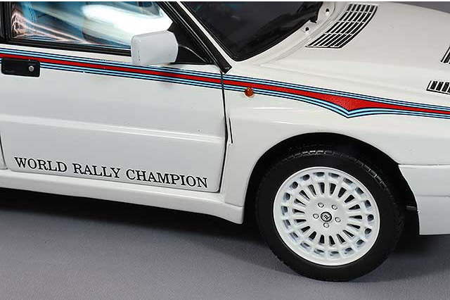 Kyosho KS08344E 1/18 Lancia Delta Integrale Integrale 6 White Diecast
