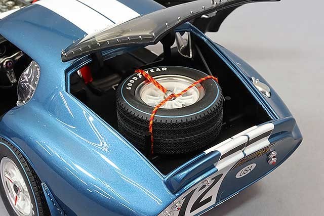 EXOTO RLG18012B 1/18 Shelby Cobra Daytona 1965 Le Mans No.12