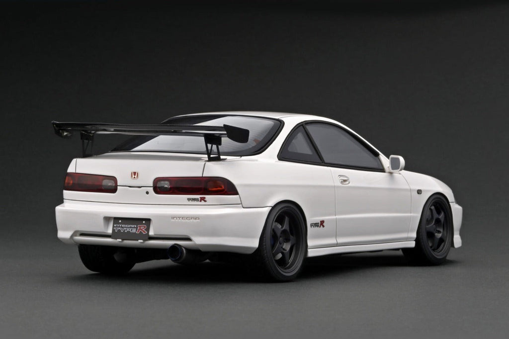 Ignition Model IG3054 1/18 Honda Integra DC2 Type R White SW388 17in