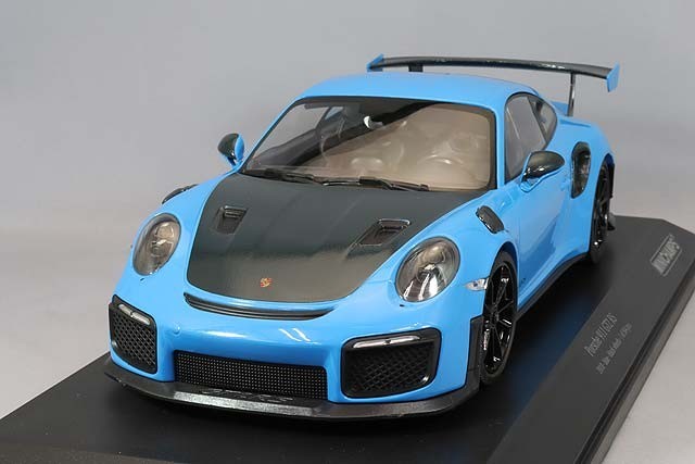 Minichamps MC155068308 1/18 Porsche 911 GT2 RS 2018 Blue / Black Wheels