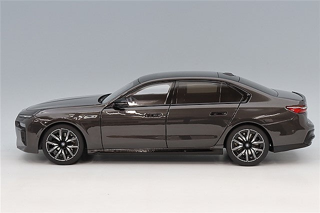 Minichamps MC110023700 1/18 BMW i7 M70 2024 Gray