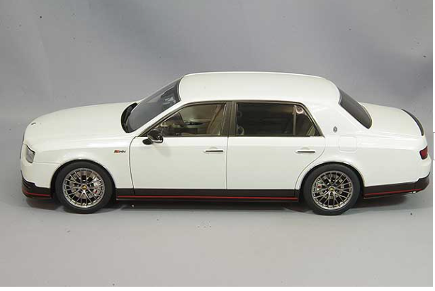 AUTOart 78764 1/18 Toyota Century GRMN Pearl White Limited Edition
