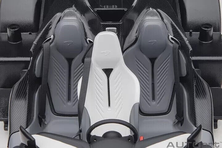 AUTOart 76086 1/18 McLaren Speedtail – Metallic Light Blue (Composite Diecast)