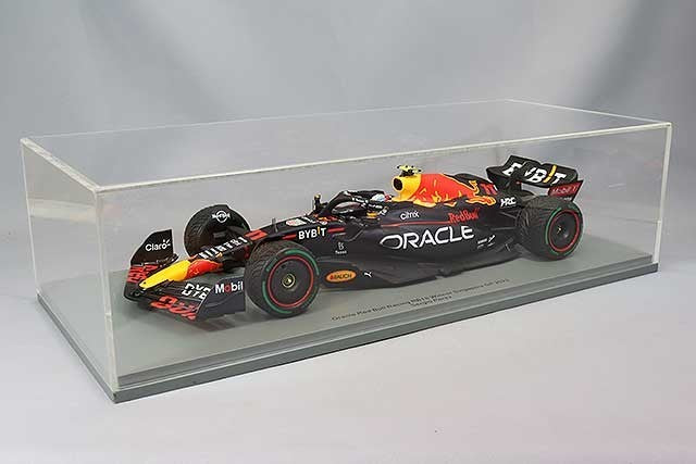 Spark S18S778 1/18 Red Bull RB18 Singapore GP Winner 2022 #11