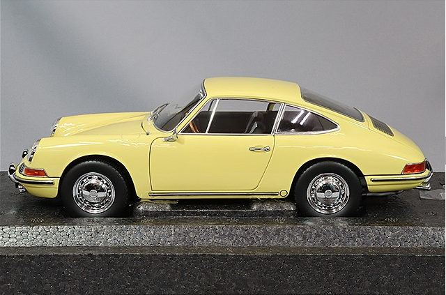 Kyosho KS08969Y 1/18 Porsche 911 (901) 1964 Champagne Yellow Classic