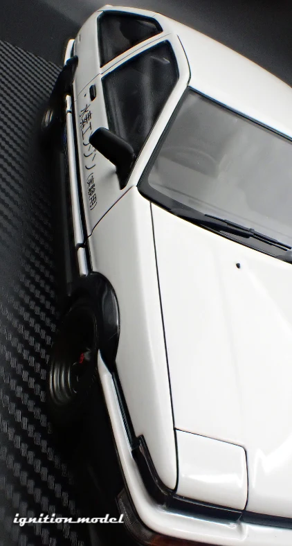 Ignition Model IG3809 1/18 Toyota Sprinter Trueno AE86 H2 White/Black Resin