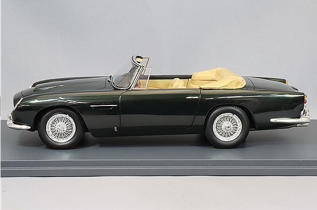 Schuco SC450065400 1/18 Aston Martin DB5 Convertible 1963 Green Resin