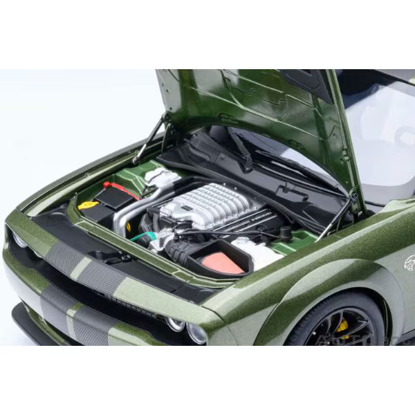 AUTOart 71761 1/18 Dodge Challenger SRT Jailbreak 2022 Green Diecast