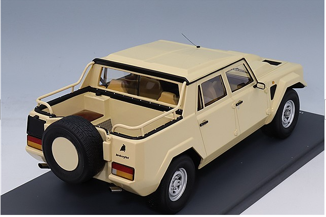 Schuco PRO.R18 SC450066800 1/18 Lamborghini LM002 Off-Road Sand Resin