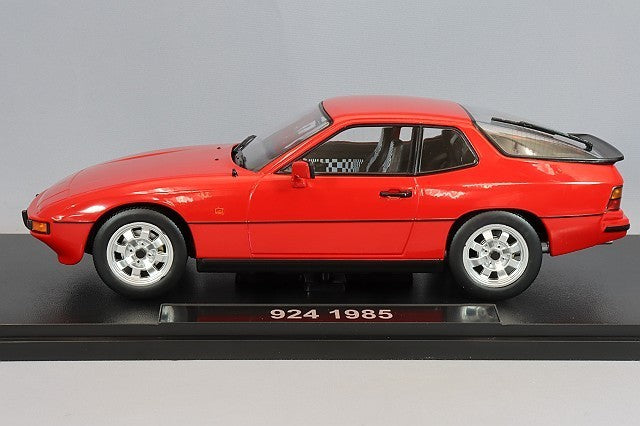 KK Scale KKDC180721 1/18 Porsche 924 1985 Red Classic Coupe Diecast