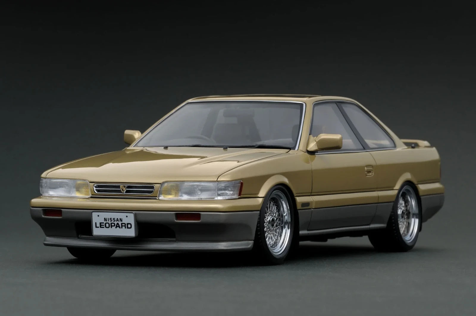 Ignition Model IG3815 1/18 Nissan Leopard Ultima F31 Gold/Silver Resin