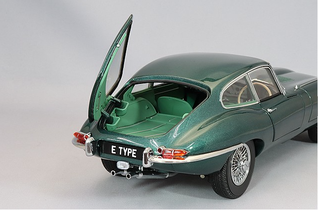 Kyosho KS08954DG 1/18 Jaguar E-Type Coupe Open Parts 1961 Dark Green