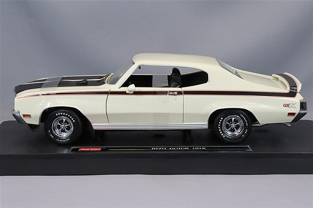 Sun Star SS5701 1/18 Buick GSX 1970 Apollo White Diecast