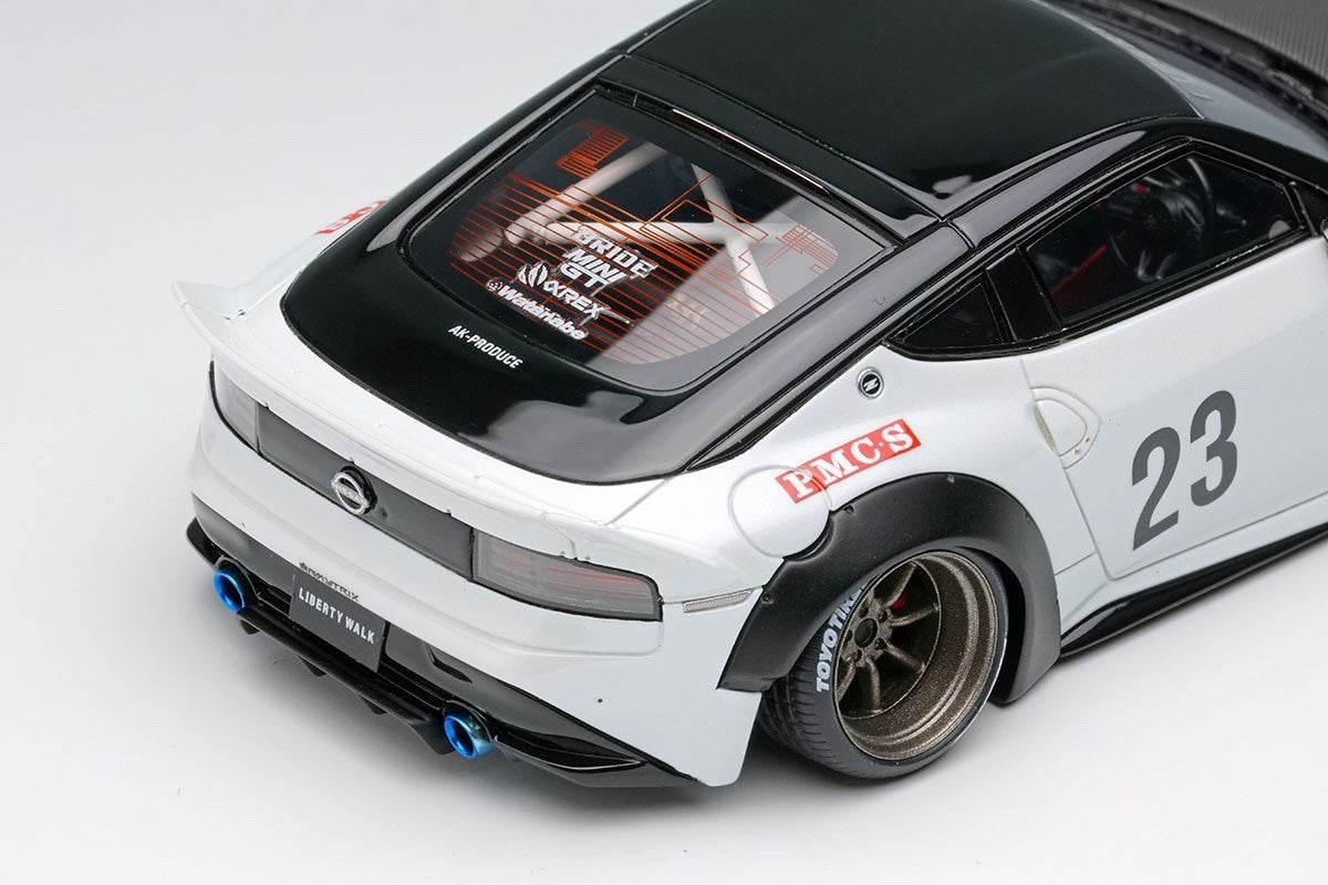 Make Up EIDOLON LB023B 1/43 Nissan Z RZ34 Pearl White/Black LB Nation 8-Spoke