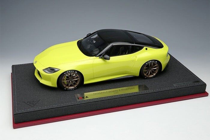 Make Up IDEA IM056 1/18 Nissan Fairlady Z Prototype 2020 Yellow Resin Model Car