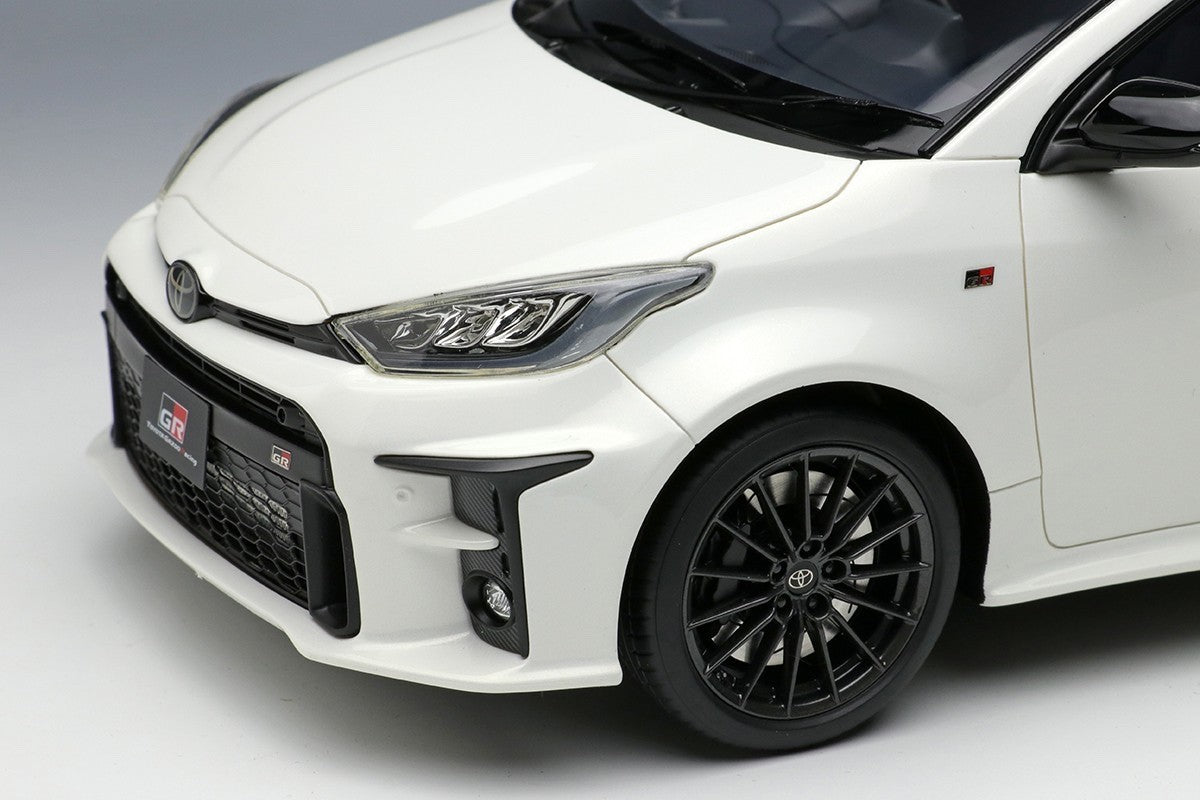 MAKE UP IDEA IM096A 1/18 Toyota GR Yaris RZ 2020 Super White 2 Resin Car