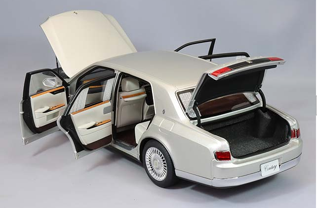 AUTOart 78770 1/18 Toyota Century Seika Radiant Silver Composite