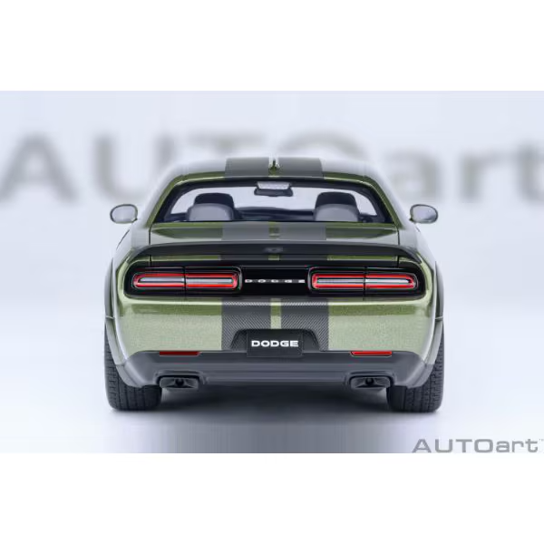 AUTOart 71761 1/18 Dodge Challenger SRT Jailbreak 2022 Green Diecast