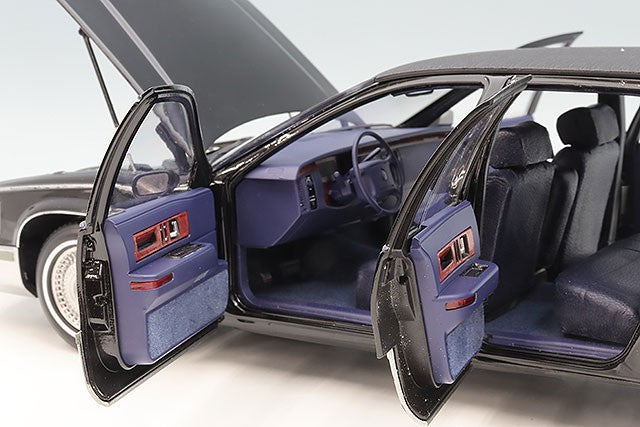 XiaoGuang Model XGM8210511B-2 1/18 Cadillac Fleetwood Black