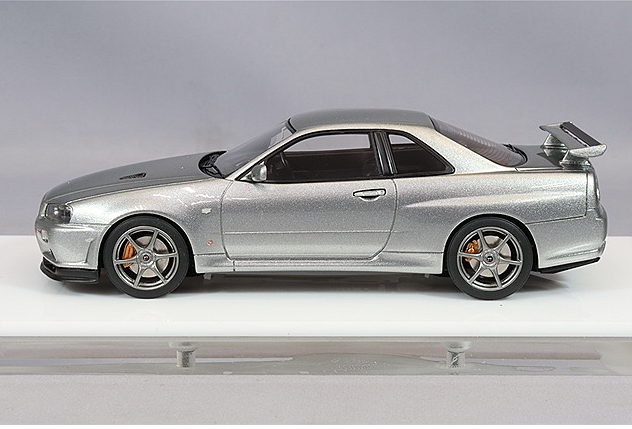 Make Up EIDOLON EM371C 1/43 Nissan Skyline GT-R V-spec II Sparkling Silver