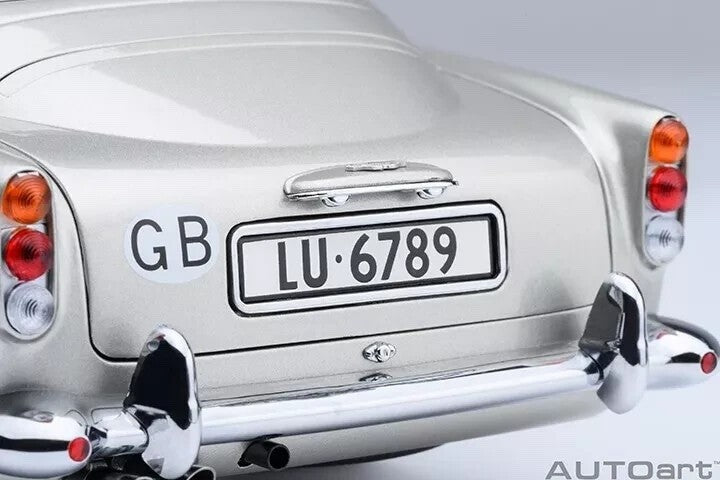 AUTOart 70296 1/18 Aston Martin DB5 007 Goldfinger Bond Silver Movie