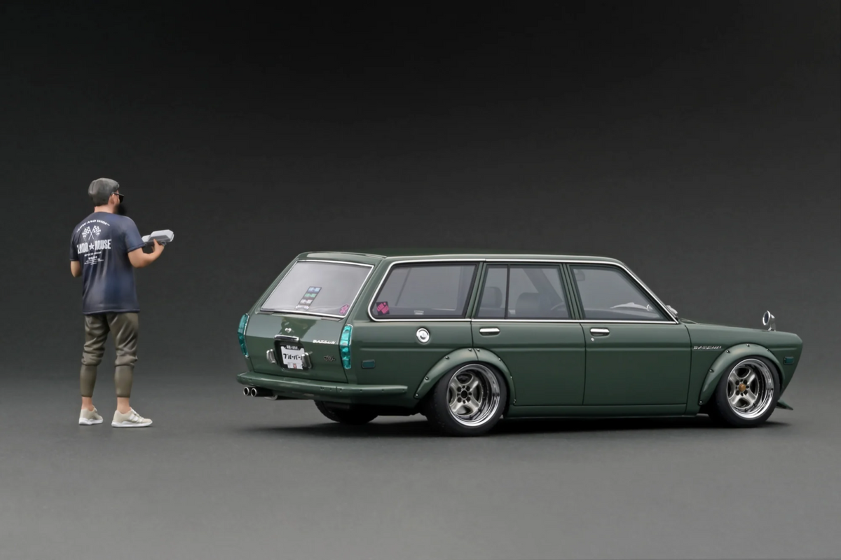Ignition Model IG3355 1/18 KAIDO HOUSE Datsun 510 Wagon Green w/ Jun Imai Figure