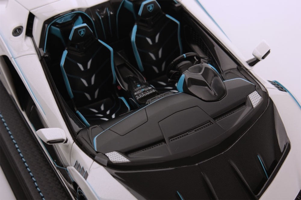 MR Collection LAMBO049 1/18 Lamborghini SC20 2020 Gloss White Resin Limited 299p