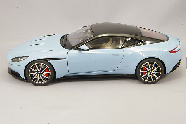 AUTOart Aa70268 1/18 Aston Martin DB11 Metallic Light Blue Composite