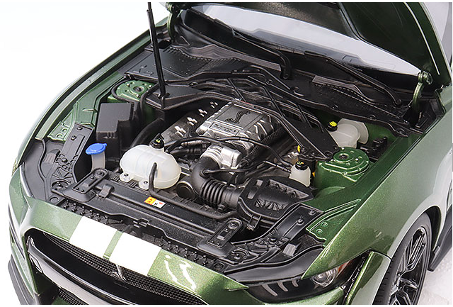 AUTOart 73097 1/18 Ford Mustang Shelby GT500 Green w/White Stripes