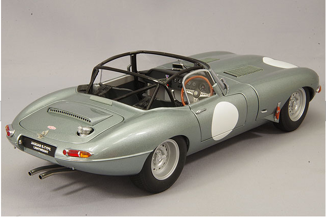 AUTOart 73646 1/18 Jaguar Lightweight E-Type Silver Special Edition