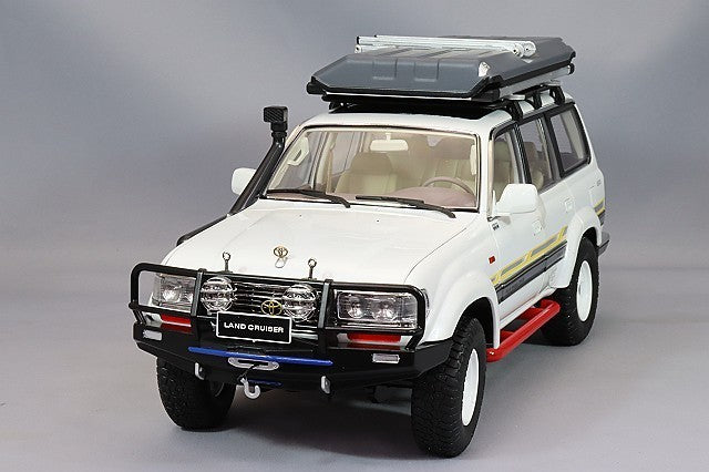 KENGFai TK-KF032-4 1/18 Toyota Land Cruiser VX-R LC80 Refitted White