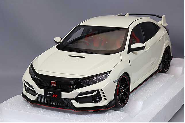 AUTOart 73220 1/18 Honda Civic Type R FK8 2021 Championship White