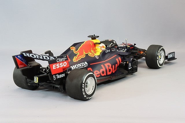 Minichamps MC110212333 1/18 Red Bull RB16B Abu Dhabi Winner
