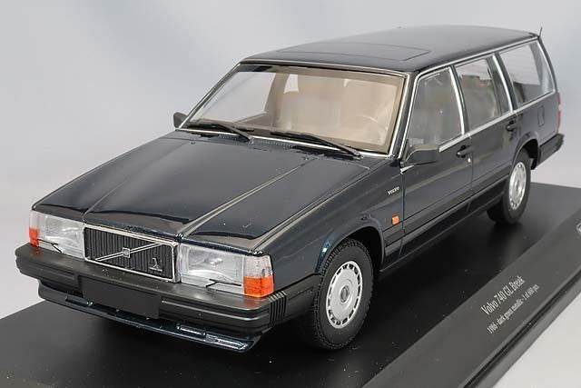 Minichamps MC155171771 1/18 Volvo 740 GL Break 1986 Dark Green Metallic