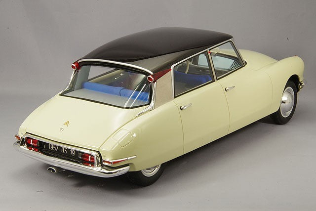 Premium ClassiXXs PCS40045 1/12 Citroen DS19 Type I Cream Resin