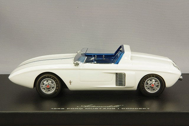 Automodello AM24FOR-M1C 1/24 Ford Mustang I Concept 1962 Debut