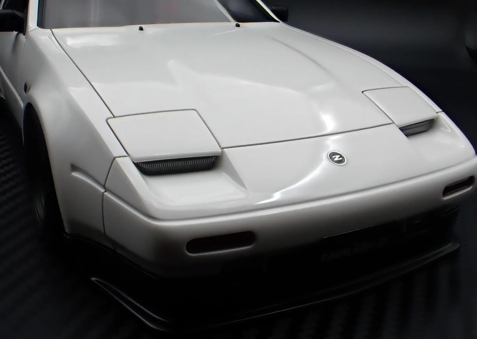 Ignition Model IG3894 1/18 Nissan Fairlady Z 300ZR Z31 White Resin